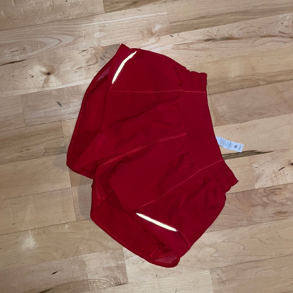 LuluLemon Hotty Hot Shorts 2.5”